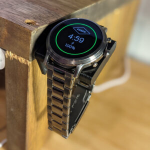 Postolje za punjenje sata